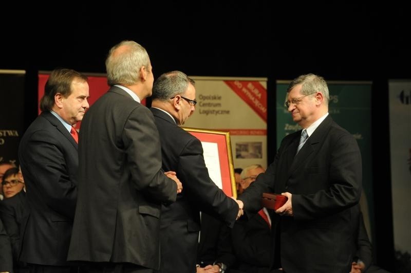 Podczas gali w Teatrze Kochanowskiego wręczono 38 nagród w...