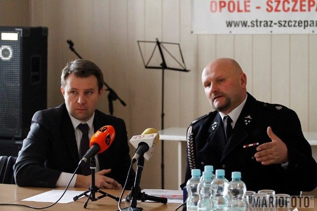 Prezydent Arkadiusz Wiśniewski spotkał się ze strażakami OSP Szczepanowice.