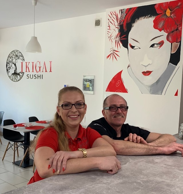 Restauracja Ikigai Sushi zdobyła tytuł Mistrza Smaku w powiecie kozienickim. Na zdjęciu Małgorzata Kulińska i Robert Rygiel.