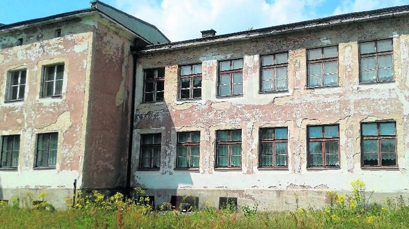 Tak wyglądał budynek szkoły w Kuczkowie przed remontem -...