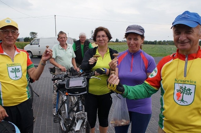 W drodze powrotnej zbierano grzyby