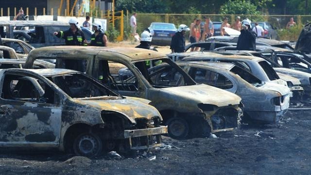 Pożar pochłonął ponad 20 samochodów [wideo i zdjęcia]