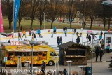 Kraków. Zimowa Arena z lodowiskiem przy hali w Czyżynach otwarta przez cały okres świąteczny [ZDJĘCIA]