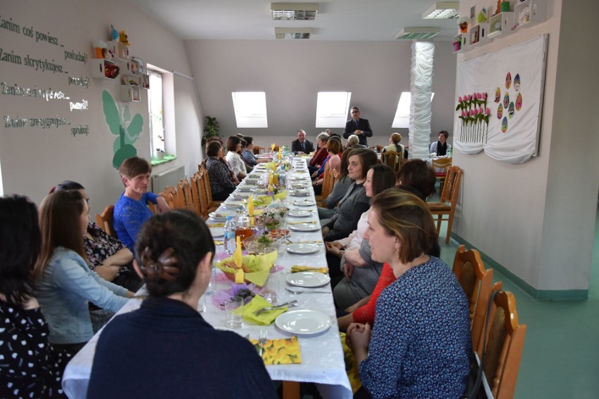 Gospodynie spotkały się w Iwaniskach. Można było posmakować potraw wielkanocnych