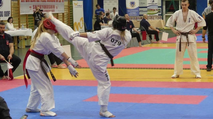 Pięć medali Niepołomickiego Klubu Karate Kyokushin w mistrzostwach Polski juniorów