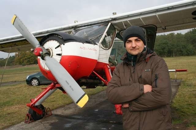 Bolesław Radomski to jeden z najbardziej niedocenianych sportowców w naszym mieście. Toruński pilot w tym roku dwukrotnie stanął na najwyższym stopniu podium w mistrzostwach świata w lataniu precyzyjnym