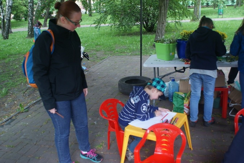 Piknik Funduszy Europejskicj w parku Hallera w Dąbrowie...