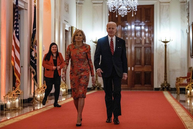 Joe Biden i jego żona Jill. Prezydent oświadczał się żonie pięć razy