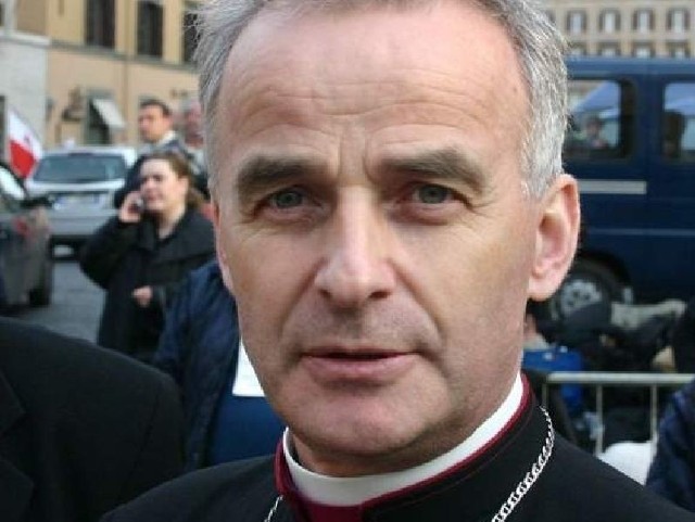 Biskup Marian Florczyk chętnie bierze udział w rozmaitych rajdach.