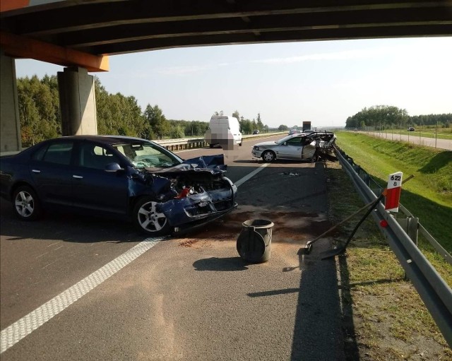 Zderzenie toyoty i volkswagena.