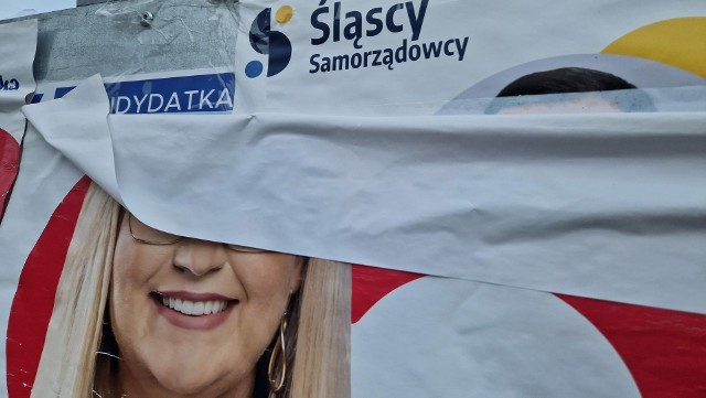 Również w Opolu materiały wyborcze są niszczone. Bardzo częste jest również naklejanie jednych plakatów na inne.