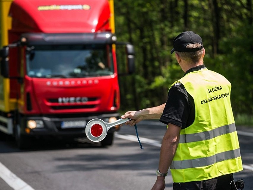 Praca w Służbie Celno-Skarbowej: czeka 20 etatów