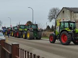 Trwa protest rolników. Blokada Barwic i Biesiekierza [ZDJĘCIA]