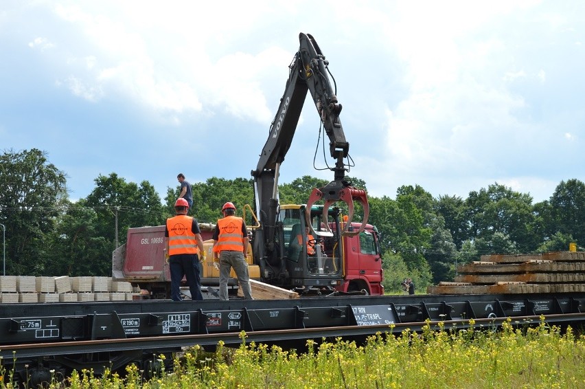 Rozpoczęła się przebudowa linii kolejowej ze Słupska do Miastka (wideo, zdjęcia)