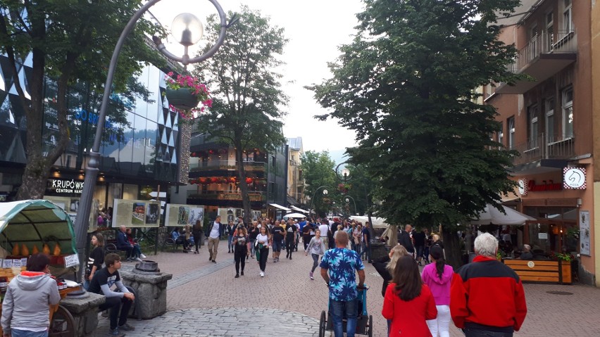 Zakopane. Coraz więcej turystów. Wakacje zaczęły się na całego [ZDJĘCIA]