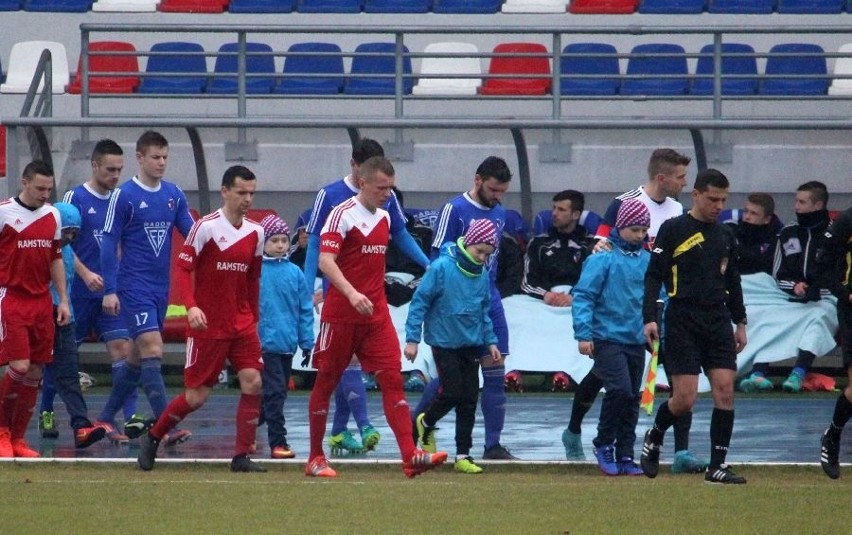 Broń Radom - LKS Promna 5:0. Bójka piłkarzy w końcówce