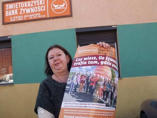 Prezes Świętokrzyskiego Banku Żywności w Ostrowcu Świętokrzyskim, Maria Adamczyk: Włączyliśmy się w akcję wspierania i wyszukiwania wolontariuszy. Mamy w tym spore doświadczenie. Podczas każdej akcji zbierania artykułów pomaga nam około 400 wolontariuszy.