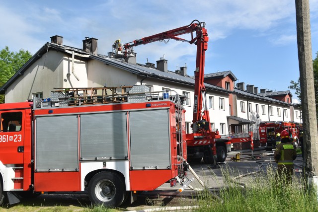 W wyniku wtorkowego pożaru spaleniu uległo poddasze oraz dach na części budynku. W trakcie działań doszło do kolejnych uszkodzeń, m.in. przez wodę, którą używano w akcji gaśniczej