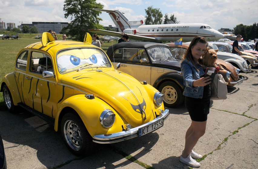 Okolice Krakowa opanują setki garbusów - aut pięknych i głośnych