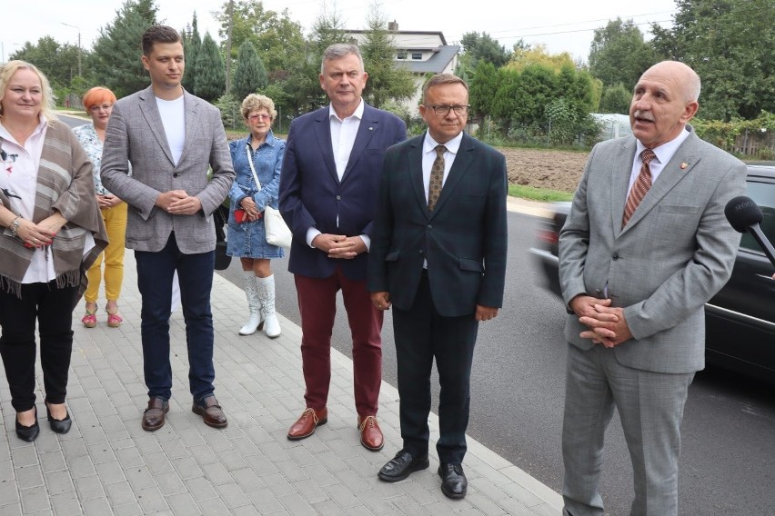 Po przebudowie uroczyście otwarto dziś drogę powiatową w ciągu ulic Adamówek-Nowe Miasto-Starszyńskiego w Ozorkowie 