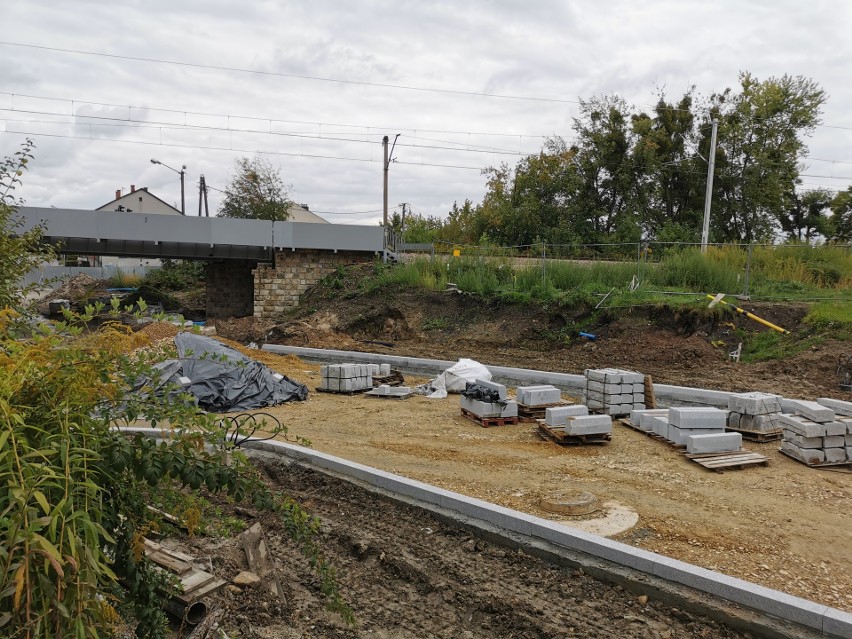 Chrzanów. Trwa budowa ronda na DK 79. Ruch na ul. Krakowskiej i Zielonej zostanie zamknięty [ZDJĘCIA]