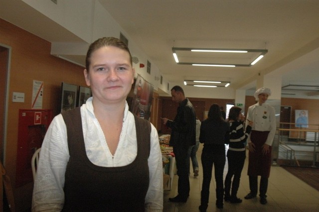 MONIKA BRONKOWSKA adiunkt w zakładzie Żywienia Człowieka Uniwersytetu Przyrodniczego we Wrocławiu. Pracuje też jako dietetyk, przyjmuje w dwóch przychodniach we Wrocławiu.