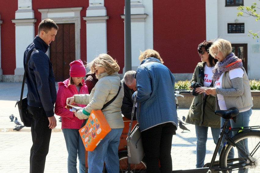 Światowy Dzień Książki w Lublinie i akcja MBP (ZDJĘCIA)