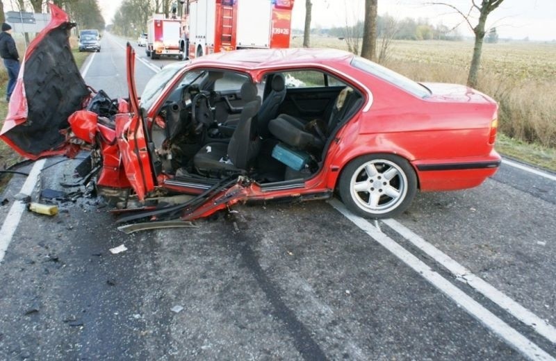 Trasa Hajnówka - Bielsk Podlaski. Śmiertelny wypadek. Kierowca BMW zginął na miejscu (zdjęcia)