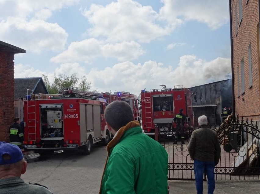 Powiat kaliski: Paliła się obora. W akcji 17 zastępów straży