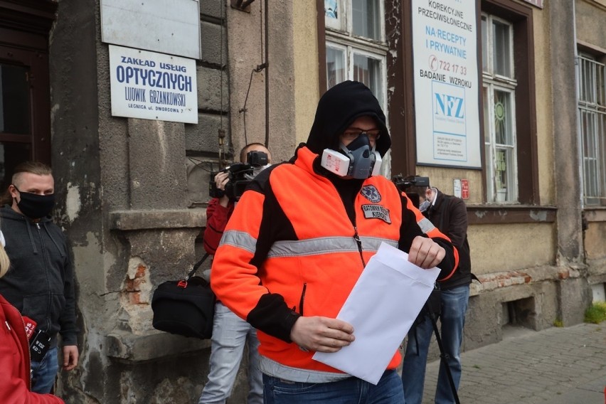 Protest ratowników medycznych. Za miesiąc harówki dostali premię... 120 zł