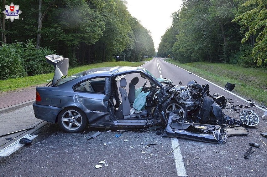 Czołowe zderzenie dwóch samochodów osobowych na trasie Chełm-Rejowiec