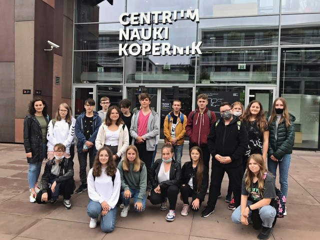 Uczniowie klasy 8C ze Szkoły Podstawowej nr 5 w Kraśniku podczas wizyty w Centrum Nauki Kopernik