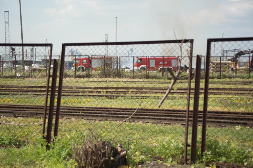 Pożar podkładów kolejowych w Białymstoku