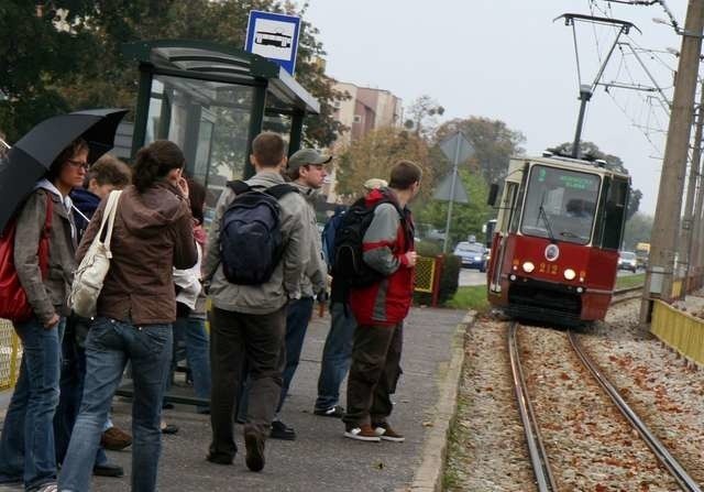 Przystanek tramwajowy naPrzystanek tramwajowy na Broniewskiego - do tekstu M.Oberlan