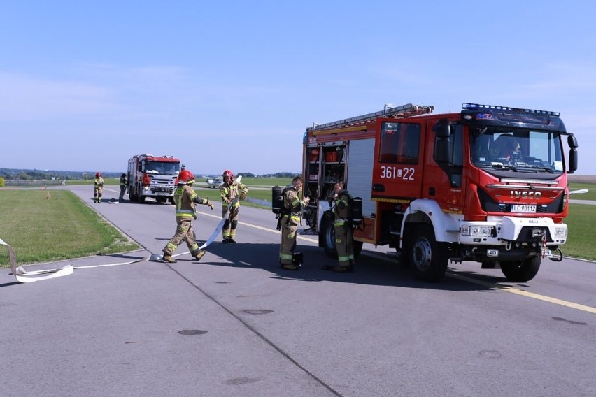 Tak wyglądały ćwiczenia Państwowej Straży Pożarnej na Lotnisku w Depułtyczach Królewskich. Zobacz zdjęcia