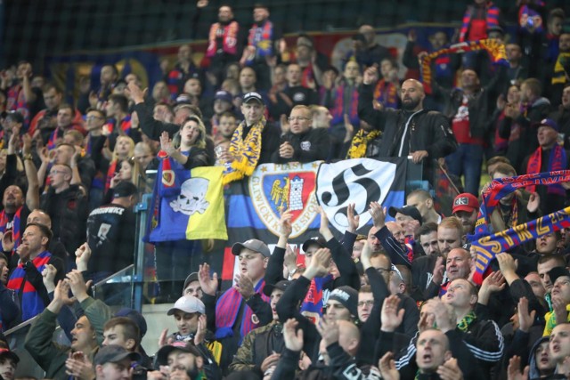 Kibice Piasta z biletem na mecz za darmo dojadą na stadion w Gliwicach