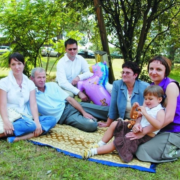 Na zdjęciu od lewej: Justyna, Anatol, Mariusz, Anna, Anna, Milenka