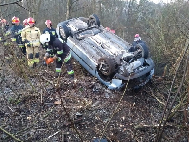 Do groźnego zdarzenia doszło dziś (14 stycznia) o poranku w Borównie koło Bydgoszczy. Auto osobowe wpadło do rowu. Dwie osoby, w tym dziecko, zostały przewiezione do szpitala. O wypadku donoszą strażacy z OSP Dobrcz, którzy udostępnili nam zdjęcia. Więcej informacji i zdjęć z miejsca zdarzenia >>>100 Rocznica Powrotu Pomorza i Kujaw do Wolnej Polski - odc.2.