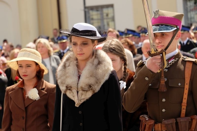 Rynek Kościuszki. Święto Konstytucji 3 maja przed pomnikiem marszałka Józefa Piłsudskiego (zdjęcia, wideo)