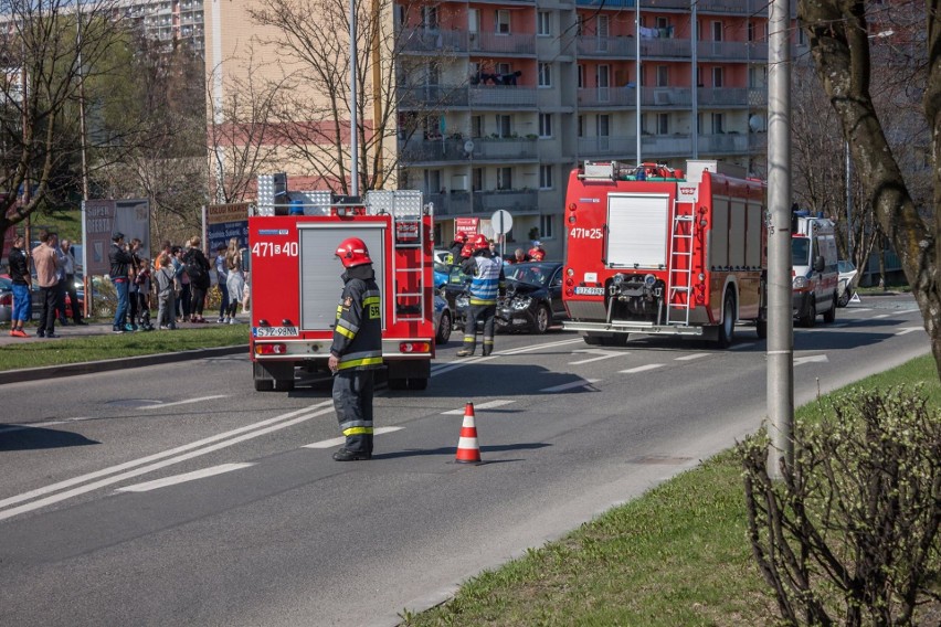 Groźny wypadek w Jastrzębiu: trzy osoby ranne