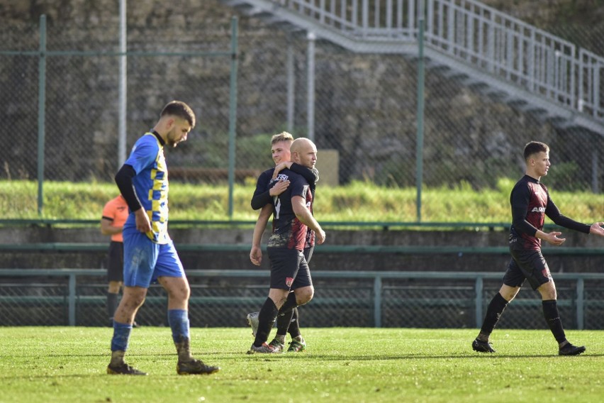 Efektowna wygrana Górala Górno ze Stalą Kunów 7:2 w Hummel 4. Lidze. Gole prezesa Roberta Radka i grającego trenera Marcina Dynarka