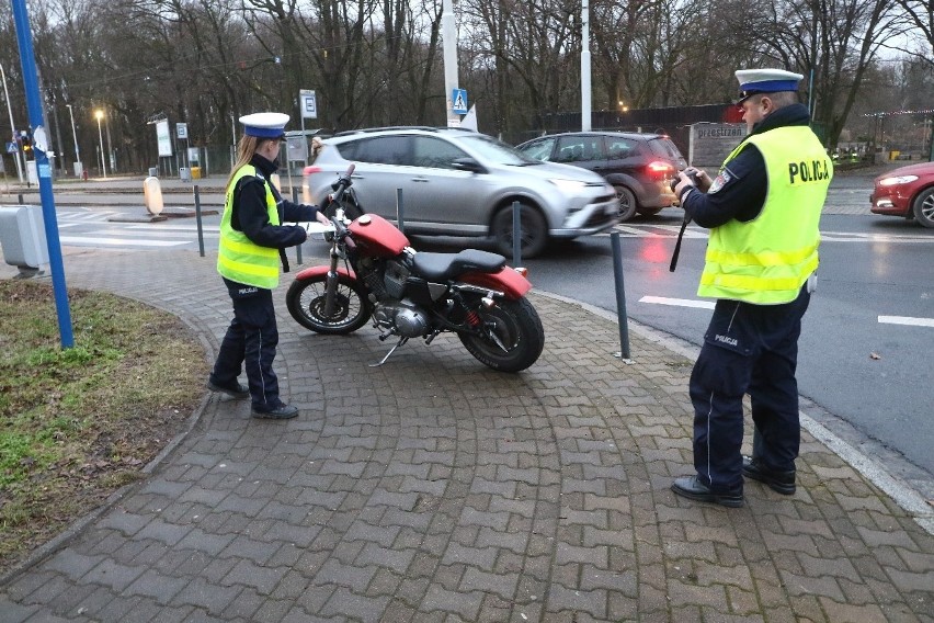 Harleyowiec ranny w wypadku. Kobieta go nie zauważyła