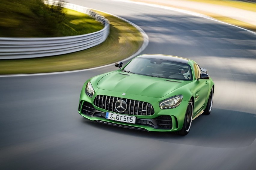 Mercedes-AMG GT R...