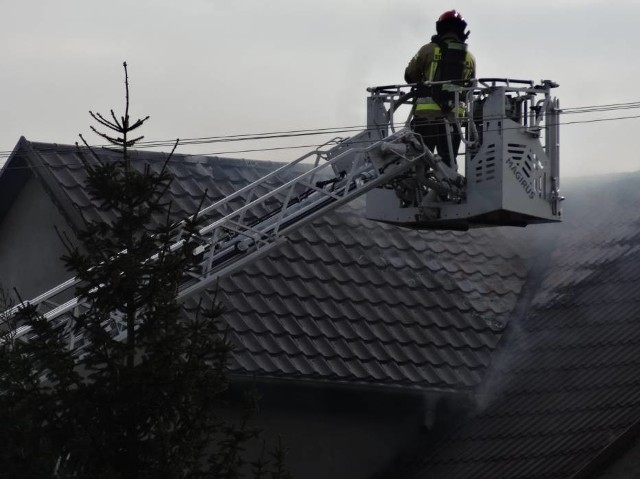 W środę strażacy zostali wezwani do pożaru w Piotrowie Wielkim pod Grodziskiem Wielkopolskim. Płonął tam dom.Kolejne zdjęcie --->