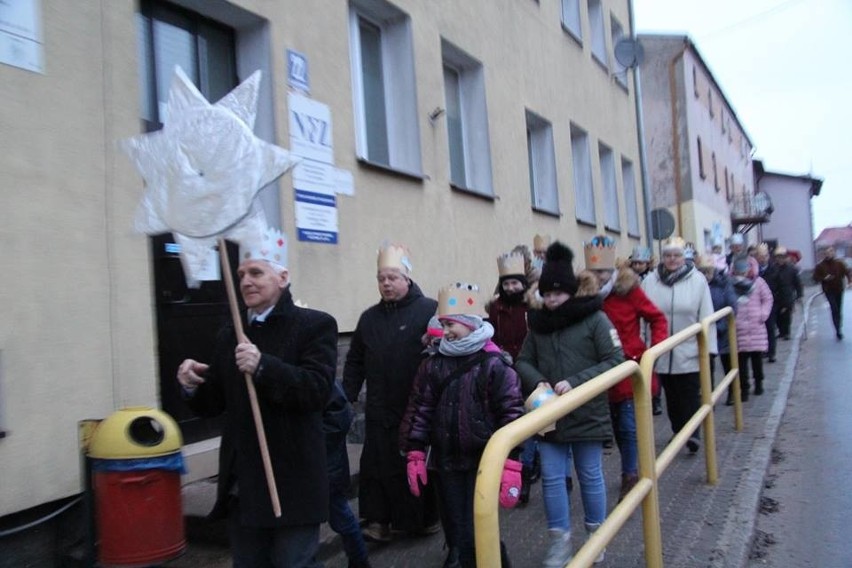 Przegląd zespołów kolędniczych w Tuchomiu.