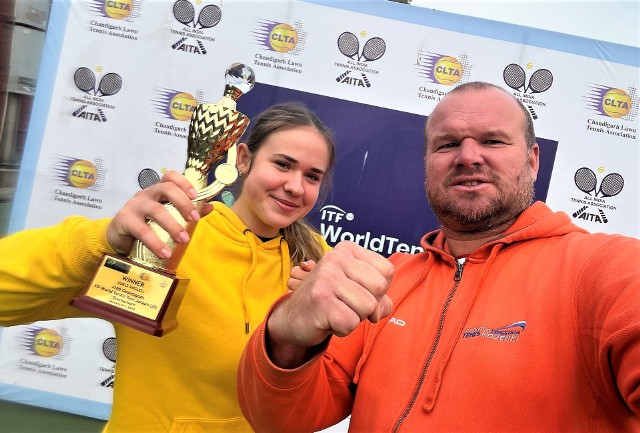 Dominika Podhajecka wywalczyła w Indiach swój trzeci tytuł w turnieju ITF Juniors.