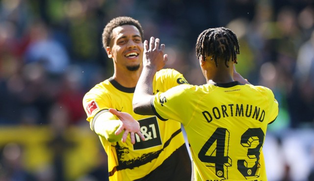 Borussia Dortmund w meczu z FC Augsburg.