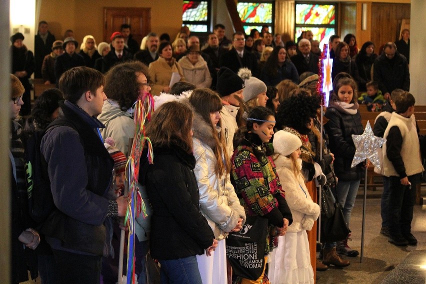 Kolędnicy przeszli ulicami Mysłowic [ZOBACZ ZDJĘCIA]