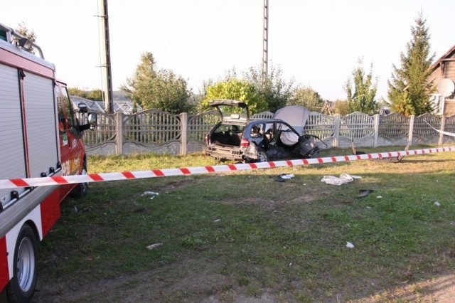 Obaj kierujący byli trzeźwi. W wyniku zderzenia dwoje pasażerów osobowego volvo zostało przewiezionych do szpitala. Teraz szczegółowe okoliczności tego wypadku wyjaśniają policjanci z Zambrowa.