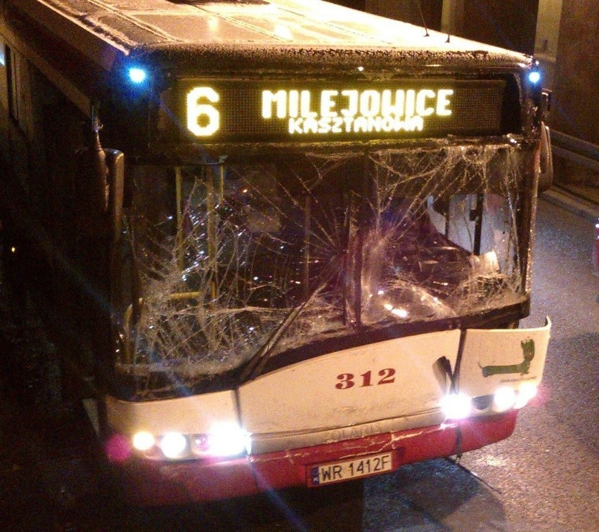 Zderzenie autobusów miejskich w Radomiu (zdjęcia)